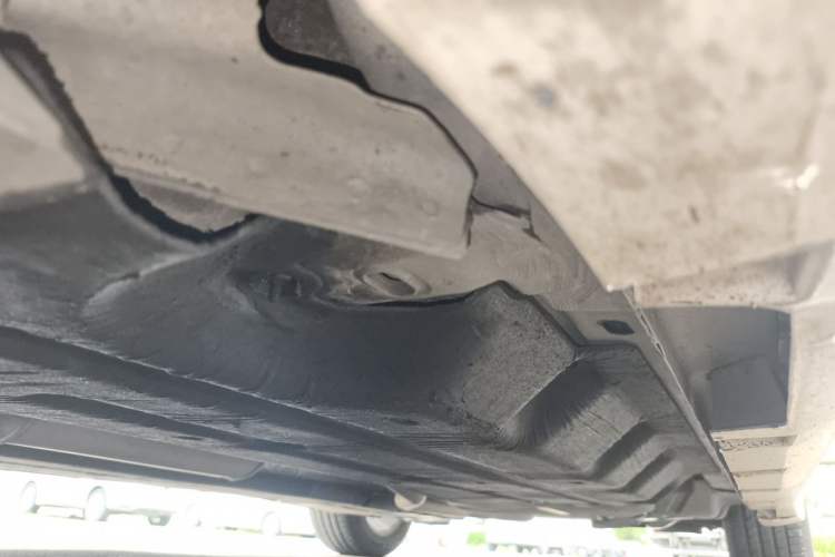 Used Ford Mondeo 2013 2.0L GTDi 200 Fashion Edition Chassis Front Left