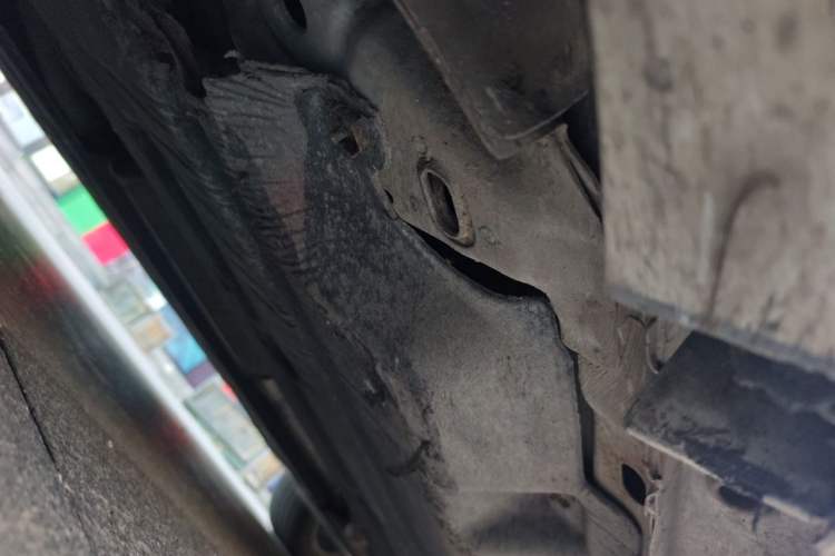 Used Ford Mondeo 2013 2.0L GTDi 200 Fashion Edition Chassis Front Left