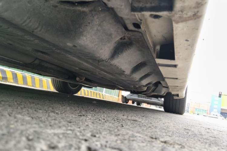 Used Ford Mondeo 2013 2.0L GTDi 200 Fashion Edition Chassis Front Left
