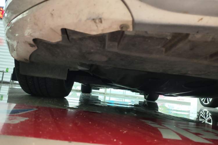 Used Ford Mondeo 2013 2.0L GTDi 200 Fashion Edition Chassis Front Right