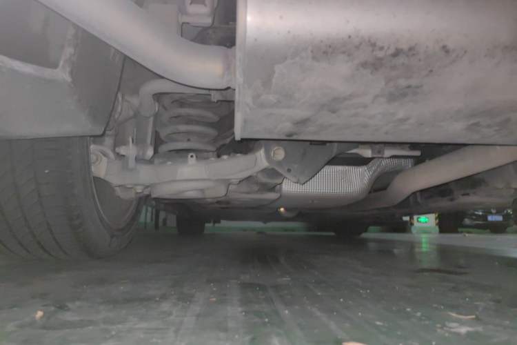 Used Ford Mondeo 2013 2.0L GTDi 200 Fashion Edition Chassis Rear Left