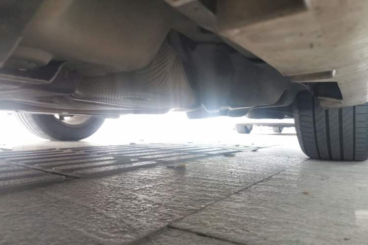 Used Ford Mondeo 2013 2.0L GTDi 200 Fashion Edition Chassis Rear Left
