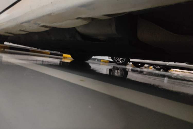 Used Ford Mondeo 2013 2.0L GTDi 200 Fashion Edition Chassis Rear Left