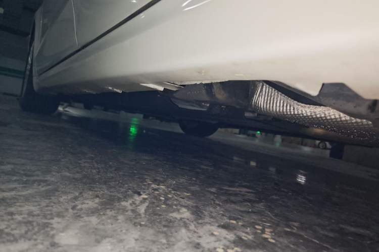 Used Ford Mondeo 2013 2.0L GTDi 200 Fashion Edition Chassis Rear Left