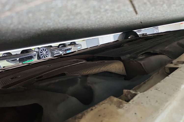 Used Ford Mondeo 2013 2.0L GTDi 200 Luxury Model Chassis Rear Left