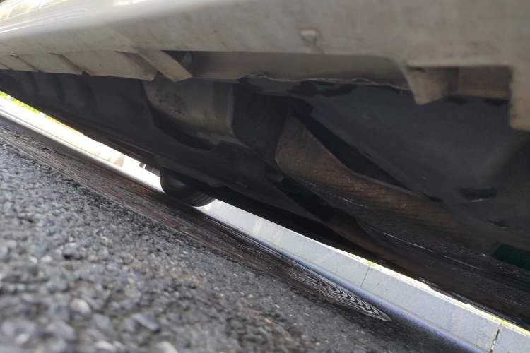 Used Ford Mondeo 2013 2.0L GTDi 200 Fashion Edition Chassis Rear Left