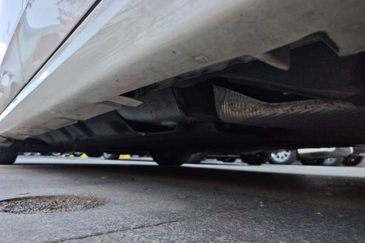 Used Ford Mondeo 2013 2.0L GTDi 200 Fashion Edition Chassis Rear Left