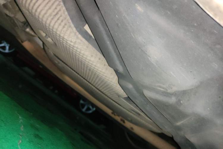 Used Ford Mondeo 2013 2.0L GTDi 200 Luxury Model Chassis Rear Left