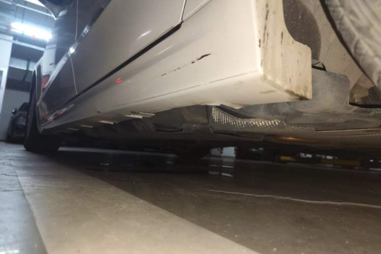 Used Ford Mondeo 2013 2.0L GTDi 200 Fashion Edition Chassis Rear Left