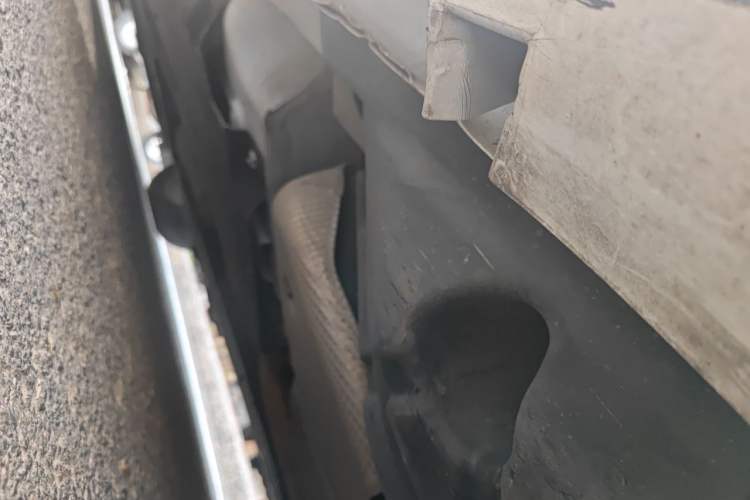 Used Ford Mondeo 2013 2.0L GTDi 200 Fashion Edition Chassis Rear Left