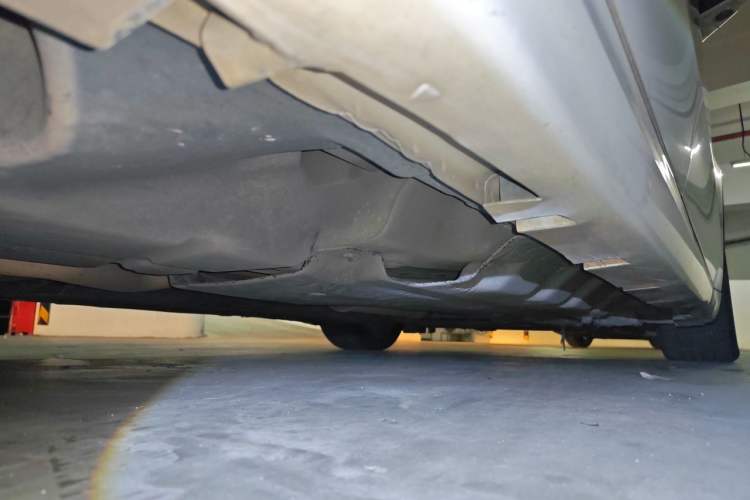 Used Ford Mondeo 2013 2.0L GTDi 200 Luxury Model Chassis Rear Right