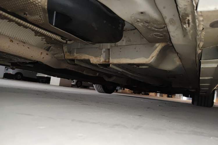Used Ford Mondeo 2013 2.0L GTDi 200 Fashion Edition Chassis Rear Right