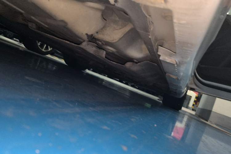 Used Ford Mondeo 2013 2.0L GTDi 200 Fashion Edition Chassis Rear Right