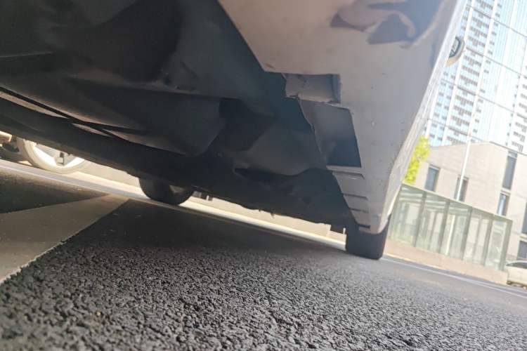 Used Ford Mondeo 2013 2.0L GTDi 200 Fashion Edition Chassis Rear Right
