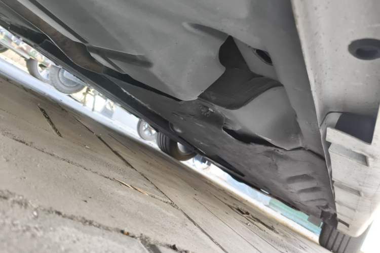 Used Ford Mondeo 2013 2.0L GTDi240 Luxury Sport Model Chassis Rear Right