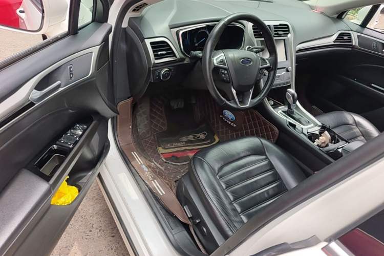 Used Ford Mondeo 2013 2.0L GTDi 200 Luxury Model Driver Seat