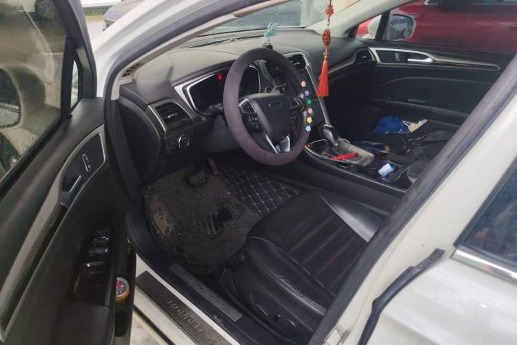 Used Ford Mondeo 2013 2.0L GTDi 200 Fashion Edition Driver Seat