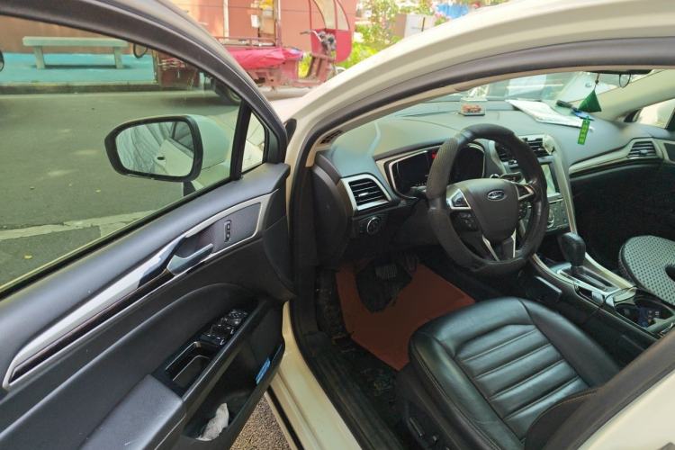 Used Ford Mondeo 2013 2.0L GTDi 200 Fashion Edition Driver Seat
