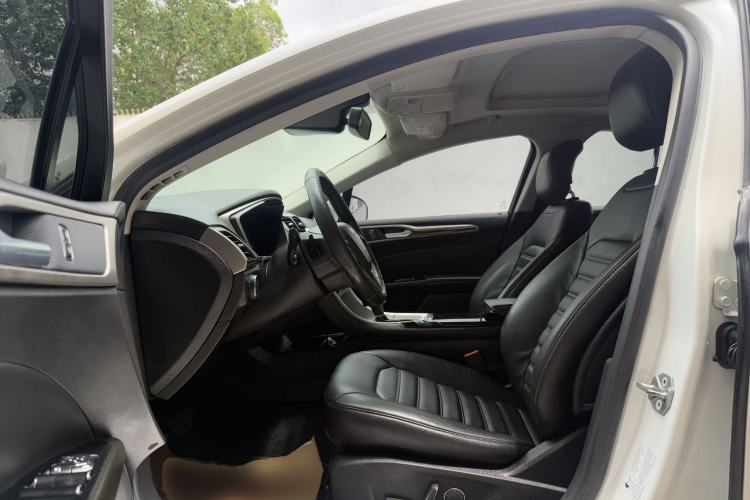 Used Ford Mondeo 2013 2.0L GTDi 200 Fashion Edition Driver Seat