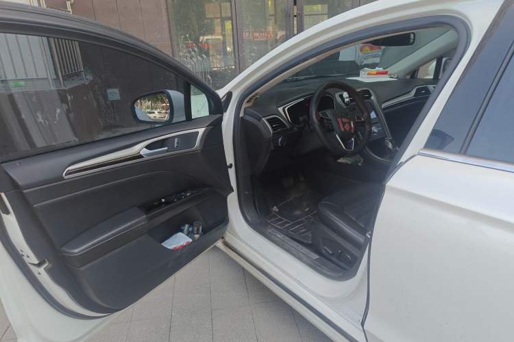 Used Ford Mondeo 2013 2.0L GTDi 200 Fashion Edition Driver Seat