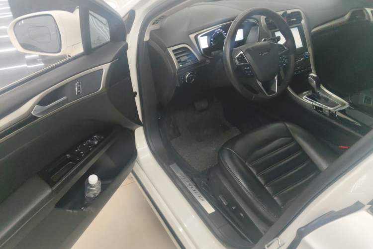 Used Ford Mondeo 2013 2.0L GTDi 200 Luxury Model Driver Seat