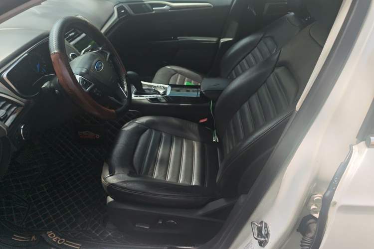 Used Ford Mondeo 2013 2.0L GTDi 200 Fashion Edition Driver Seat
