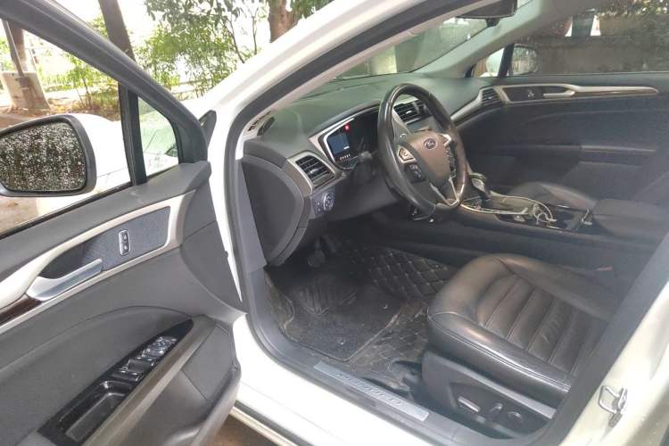 Used Ford Mondeo 2013 2.0L GTDi 200 Fashion Edition Driver Seat