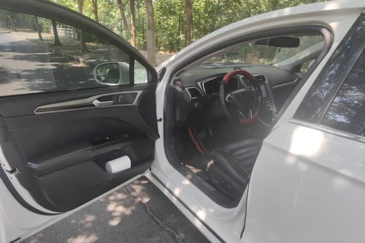 Used Ford Mondeo 2013 2.0L GTDi 200 Fashion Edition Driver Seat