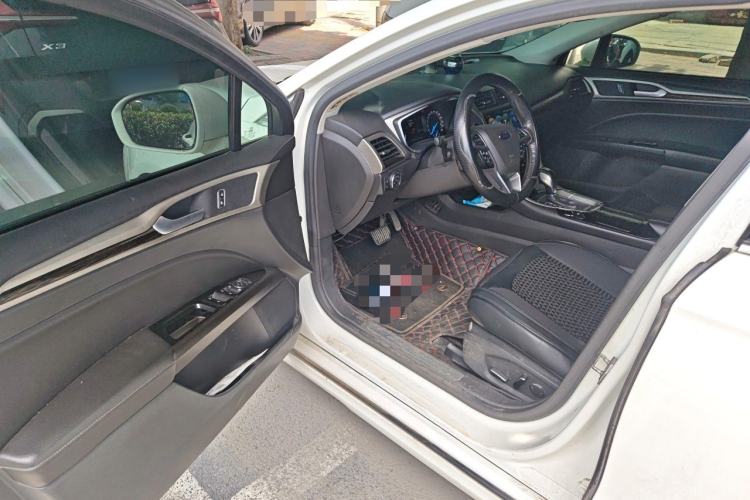 Used Ford Mondeo 2013 2.0L GTDi 200 Fashion Edition Driver Seat