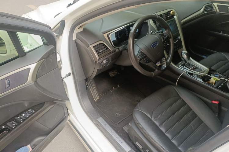 Used Ford Mondeo 2013 2.0L GTDi 200 Luxury Model Driver Seat