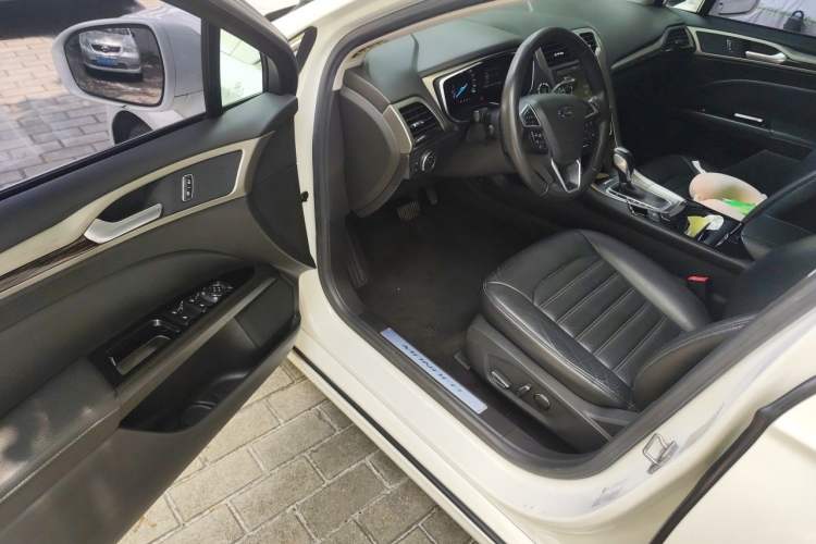 Used Ford Mondeo 2013 2.0L GTDi 200 Luxury Model Driver Seat