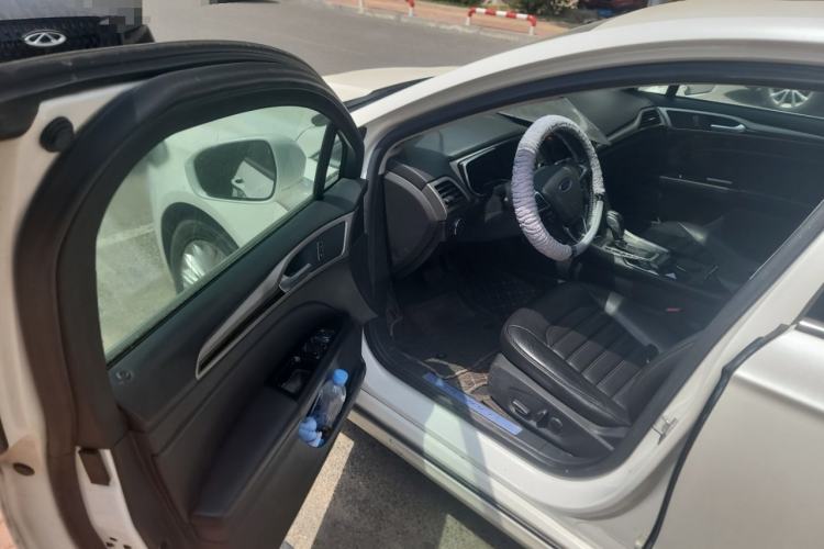Used Ford Mondeo 2013 2.0L GTDi 200 Fashion Edition Driver Seat