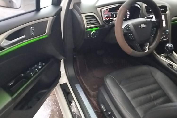 Used Ford Mondeo 2013 2.0L GTDi 200 Luxury Model Driver Seat
