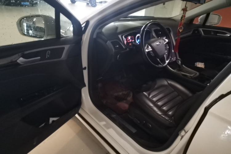 Used Ford Mondeo 2013 2.0L GTDi 200 Fashion Edition Driver Seat