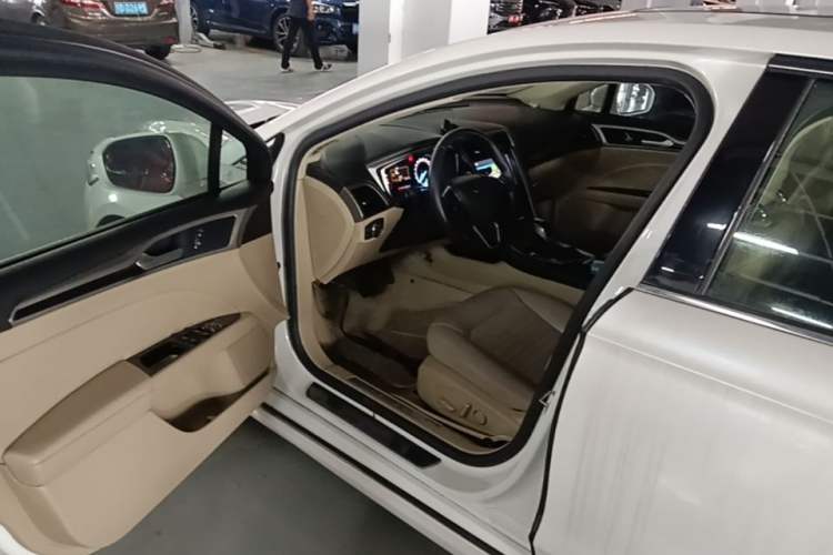 Used Ford Mondeo 2013 2.0L GTDi 200 Fashion Edition Driver Seat