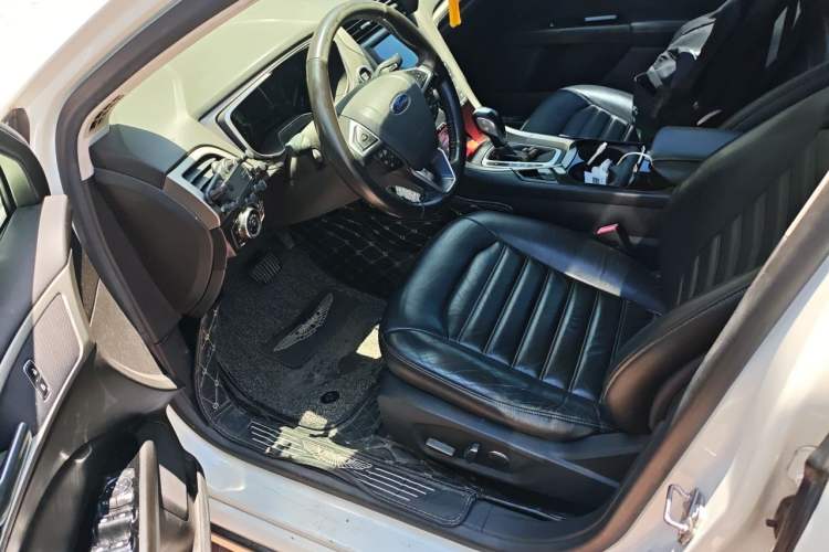 Used Ford Mondeo 2013 2.0L GTDi 200 Fashion Edition Driver Seat