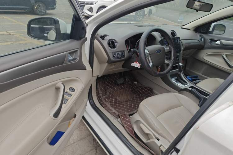 Used Ford Mondeo 2013 2.3L Fashion Edition Driver Seat