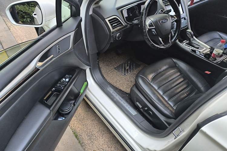 Used Ford Mondeo 2013 2.0L GTDi 200 Luxury Model Driver Seat