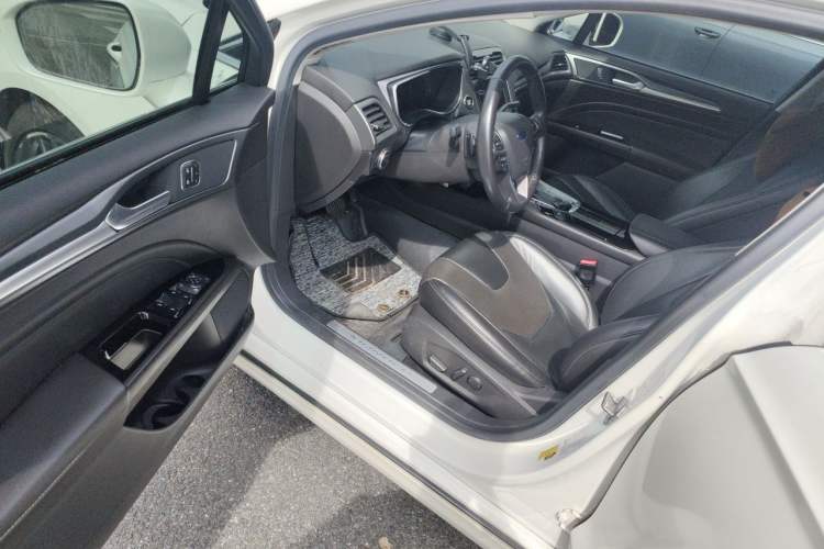 Used Ford Mondeo 2013 2.0L GTDi240 Luxury Sport Model Driver Seat