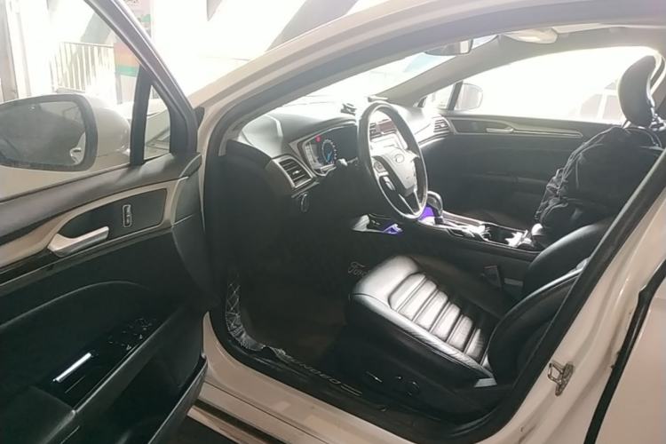 Used Ford Mondeo 2013 2.0L GTDi 200 Fashion Edition Driver Seat