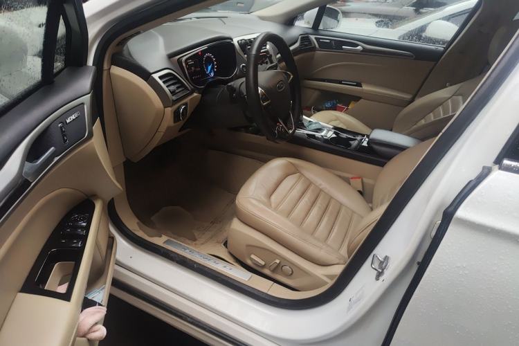 Used Ford Mondeo 2013 2.0L GTDi 200 Fashion Edition Driver Seat