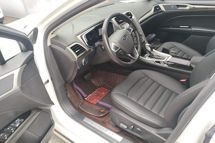 Used Ford Mondeo 2013 2.0L GTDi 200 Luxury Model Driver Seat