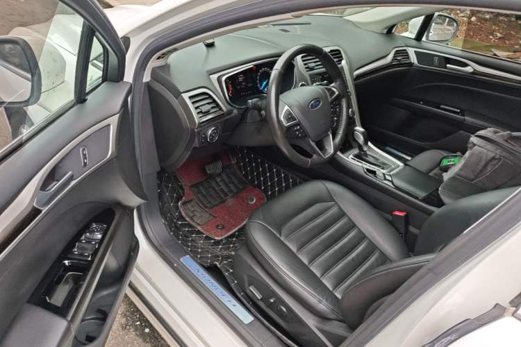 Used Ford Mondeo 2013 2.0L GTDi 200 Fashion Edition Driver Seat