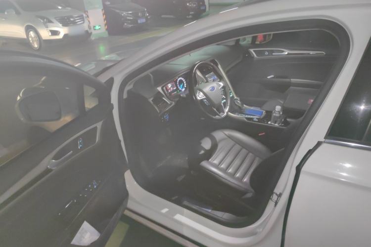 Used Ford Mondeo 2013 2.0L GTDi 200 Fashion Edition Driver Seat