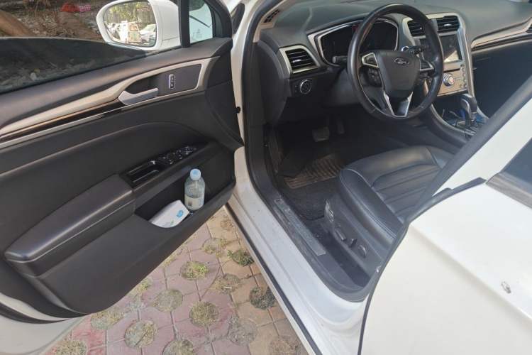 Used Ford Mondeo 2013 2.0L GTDi 200 Luxury Model Driver Seat