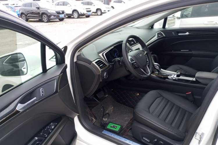 Used Ford Mondeo 2013 2.0L GTDi 200 Fashion Edition Driver Seat