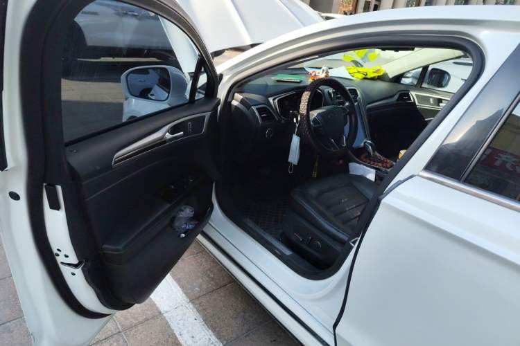 Used Ford Mondeo 2013 2.0L GTDi 200 Luxury Model Driver Seat