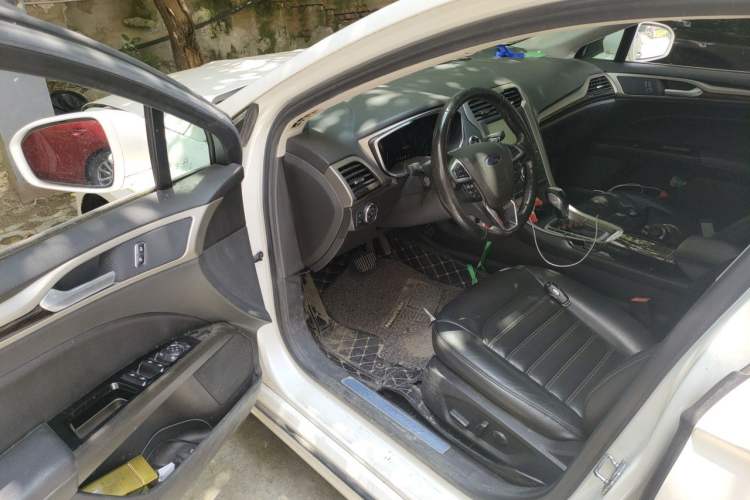 Used Ford Mondeo 2013 2.0L GTDi 200 Fashion Edition Driver Seat