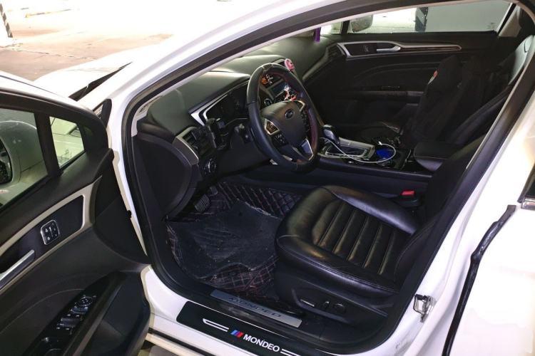 Used Ford Mondeo 2013 2.0L GTDi240 Ultimate Edition Driver Seat