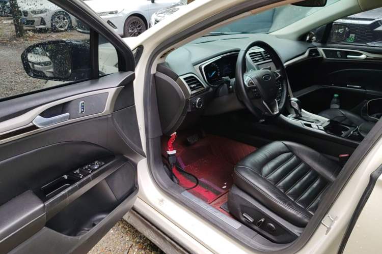 Used Ford Mondeo 2013 2.0L GTDi 200 Luxury Model Driver Seat